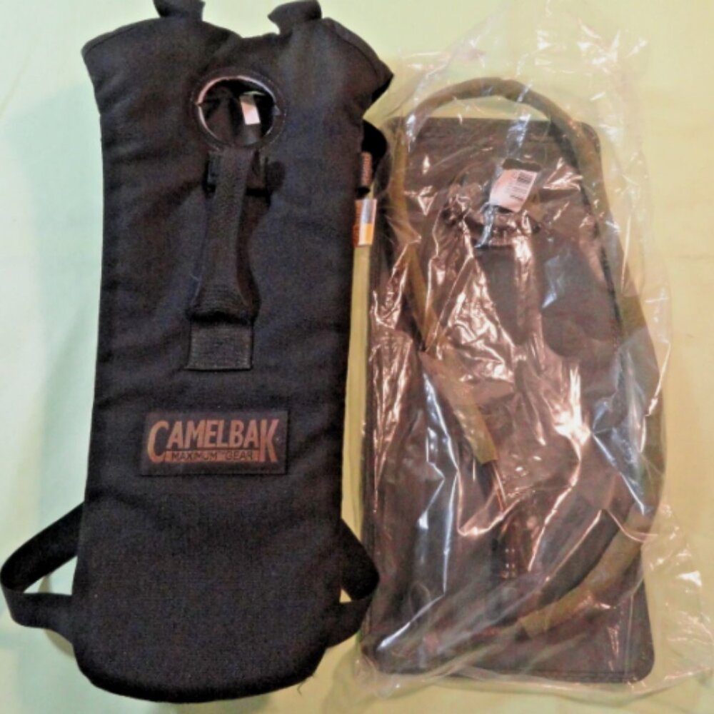 CAMELBAK HYDRATION BACKPACK 2L 71000 BLACK SYSTEM THERMOBAK NEW BLADDER LD 6062